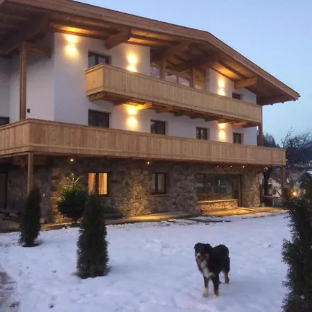 Berghof Zillertal * フューゲン